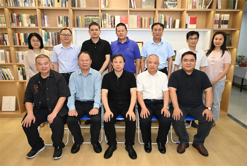 座談會(huì )與會(huì )人員合影.jpg