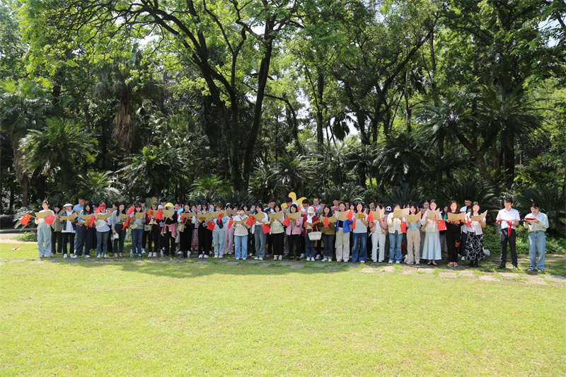 團員青年集體朗誦環(huán)節.jpg 團員青年集體朗誦環(huán)節.jpg