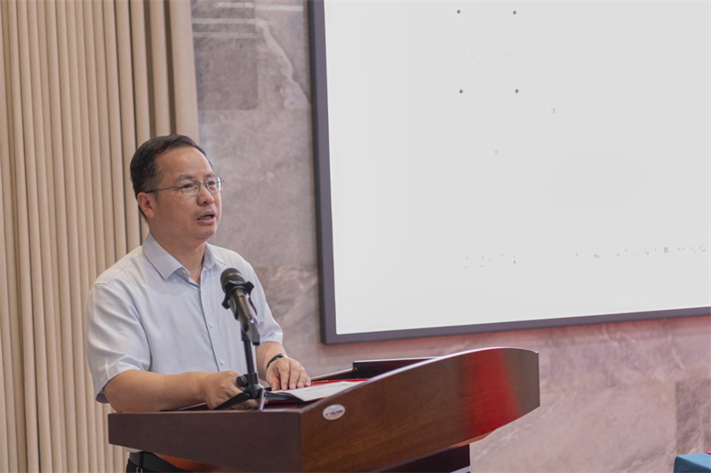 臺州學(xué)院黨委委員、紀委書(shū)記、監察專(zhuān)員樓膽群致辭  鄭斌斌 攝.jpg