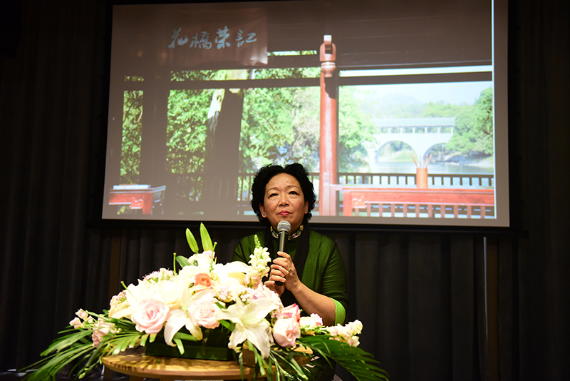 《新三屆致新生》作者之一，廣西師范大學(xué)王枬教授分享《花橋榮記》背后的故事（李顯楊 攝）.jpg