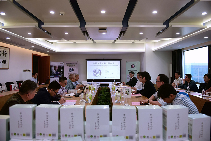 系好人生的第一?？圩印劶玖w林作品對當代青少年的啟迪暨紀念季羨林先生逝世十周年學(xué)術(shù)文化研討會(huì )現場(chǎng)3（廖茹畫(huà)攝）.jpg