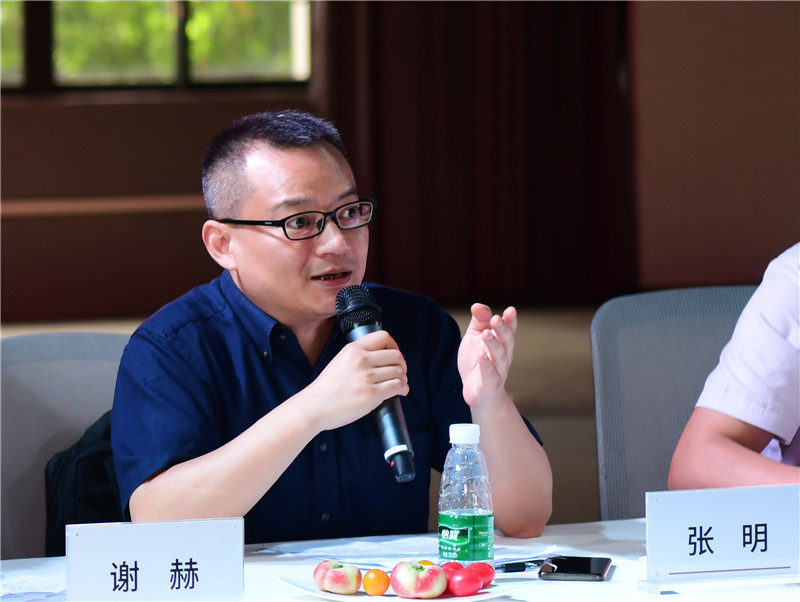 廣西師范大學(xué)出版社美術(shù)館館長(cháng)、美術(shù)分社總編輯張明出席簽約儀式（秦念 攝）.JPG